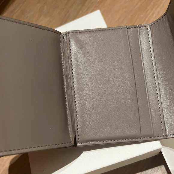CELINE Small Trifold Wallet Leather Pebble 10B573BEL - Picture 8 of 15